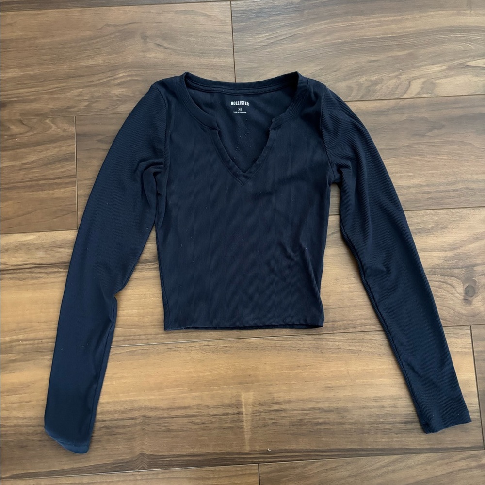 Hollister Women's Navy Long Sleeve Tee